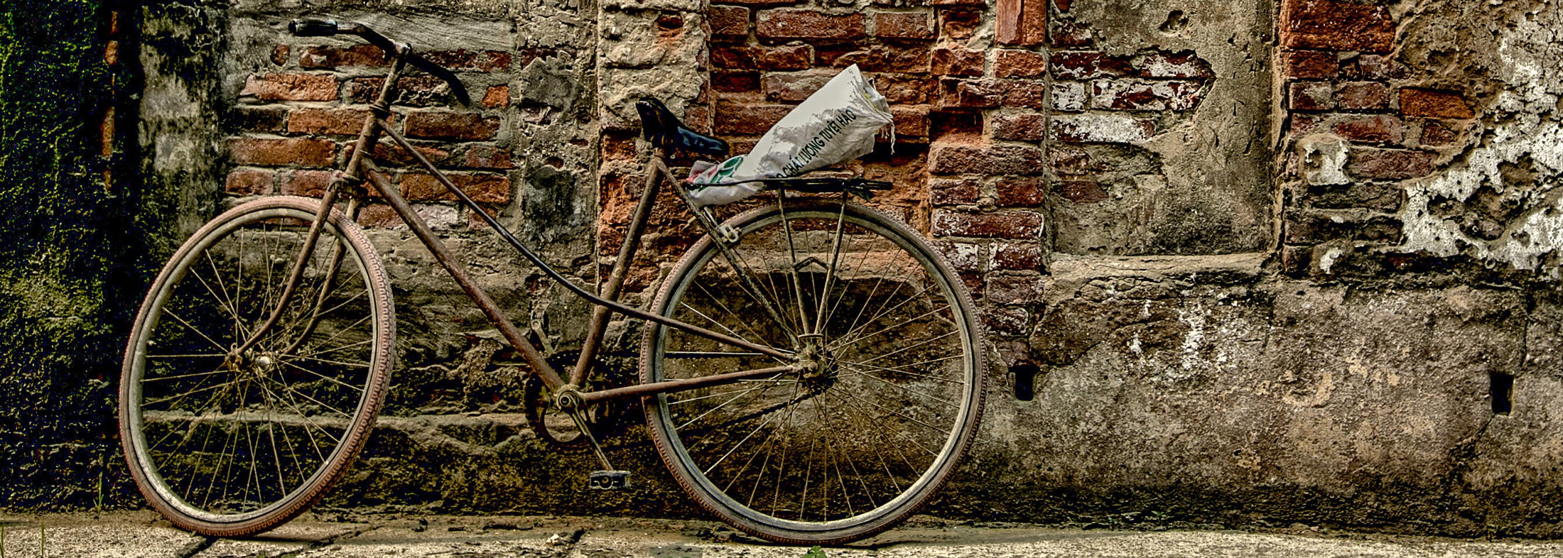 Gammel slidt cykel